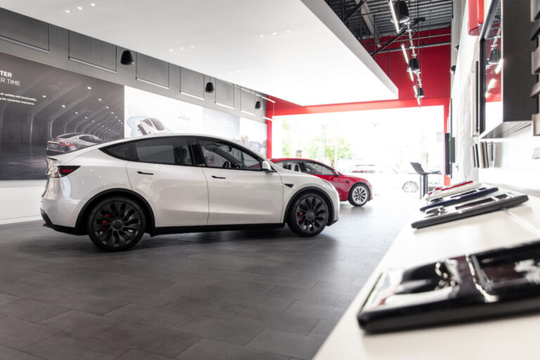 Tesla showroom 2 scaled