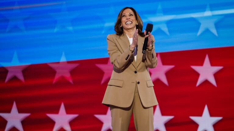 kamala harris dnc night one 2