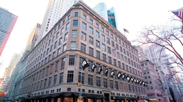 SAKS NYC EXTERIOR 2 1